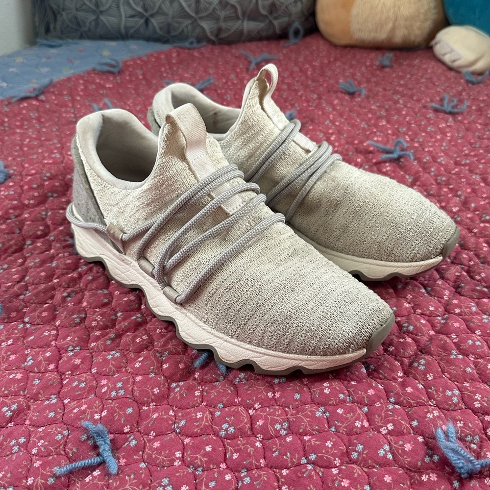 Sorel Grey Knit Running Sneakers